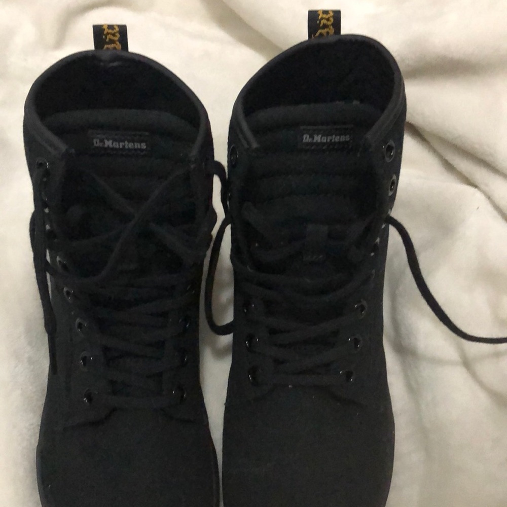 Brand new never worn Dr. Martens Sheridan